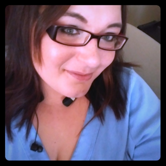 Meet your Posher, Kristin - Picture 1 of 2